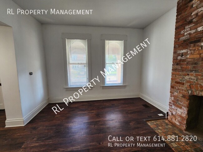Foto del edificio - WAIVED APPLICATION FEES AND WAIVED FIRST F...
