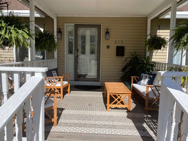 Building Photo - 614 Lake Ave