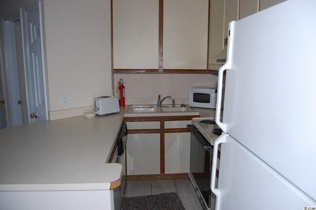 Building Photo - 4353 Spa Dr