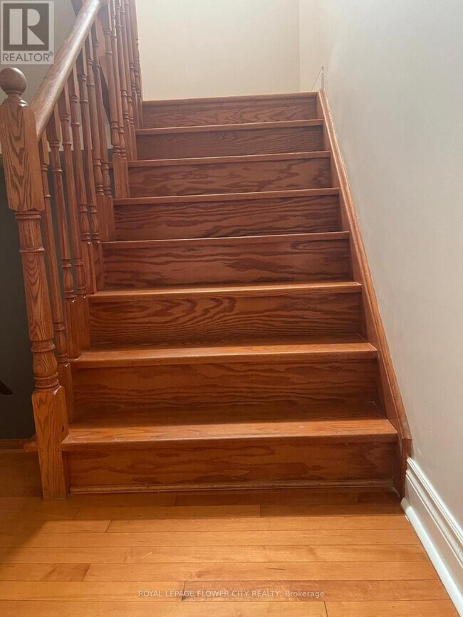 Building Photo - 104 Bonistel Crescent