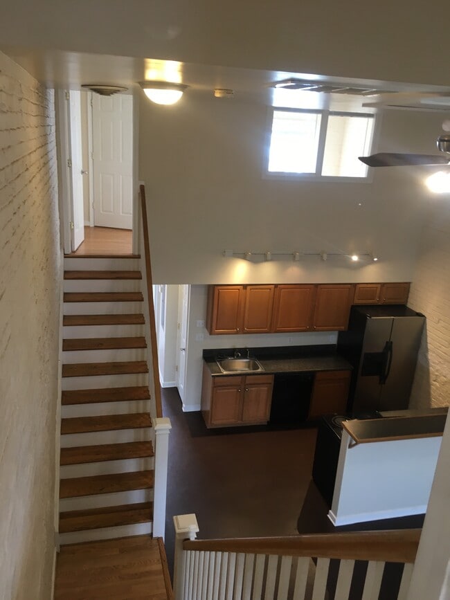 Building Photo - 310 N Laurel St