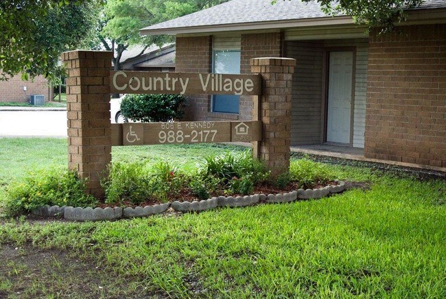 Building Photo - 1500 Hackberry Ln