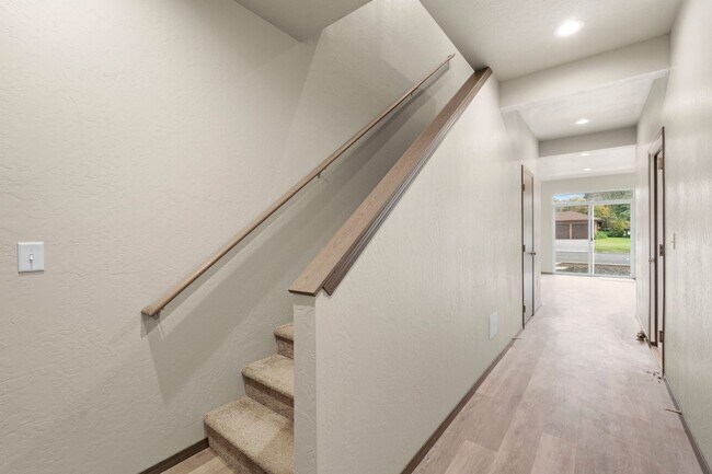 Building Photo - NEW Valley Townhome for rent