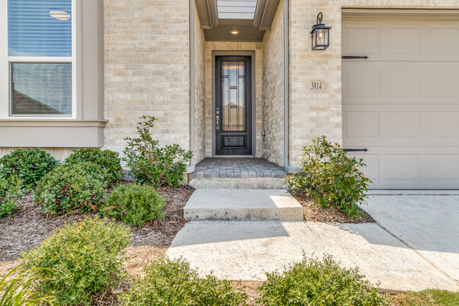 Building Photo - 3814 Cherry Hills Dr