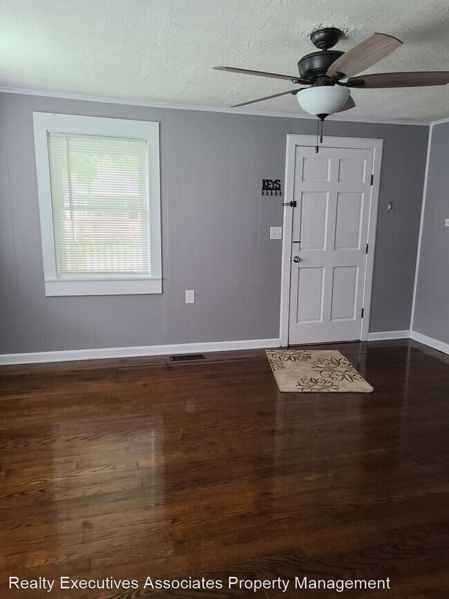 Foto del edificio - 3 br, 1.5 bath House - 503 Jackson Avenue