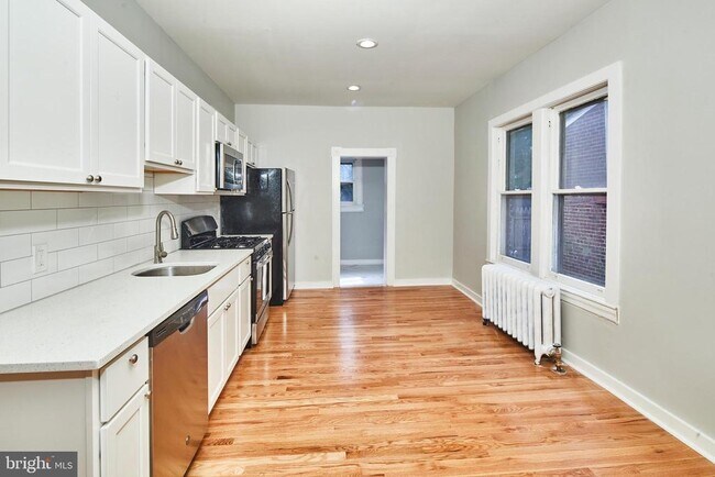 Foto del edificio - 709 W 19th St