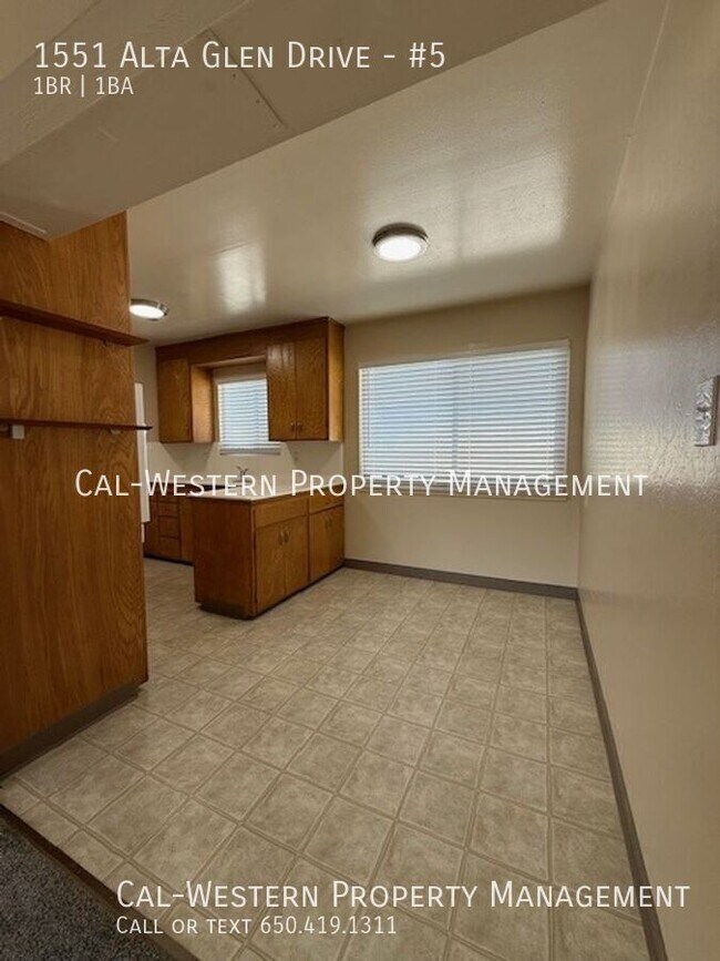 Building Photo - 1551 Alta Glen Dr
