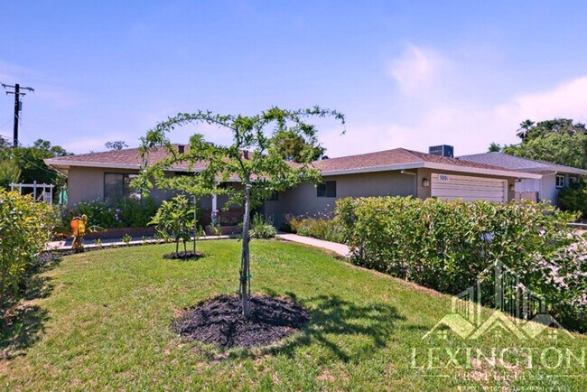 Foto del edificio - Beautiful, 3BD/2BA, Home available in Sacramento off Madison Ave. and Auburn Blvd.