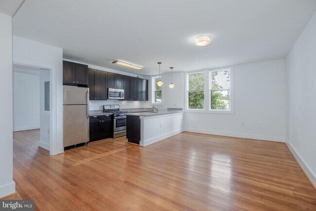 Building Photo - 1575 Spring Pl NW