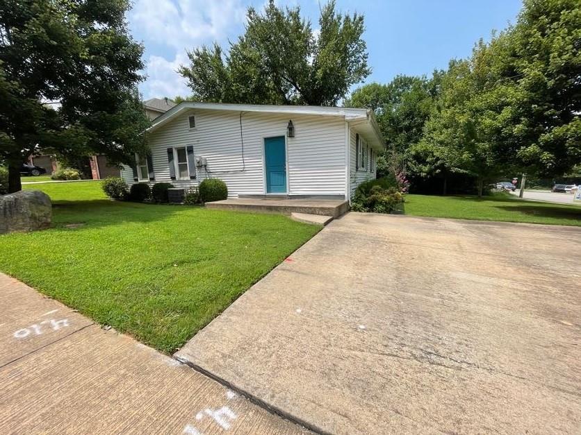 Foto principal - 243 W Ash St
