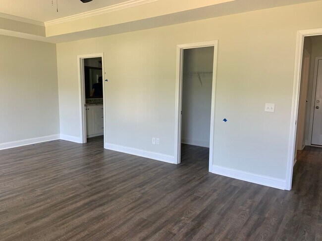 Building Photo - 6038 Virginia Pine Ave