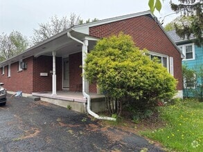Building Photo - 107 Seminary Ave