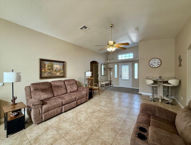 Building Photo - Short term - Summer rental - Available April through November