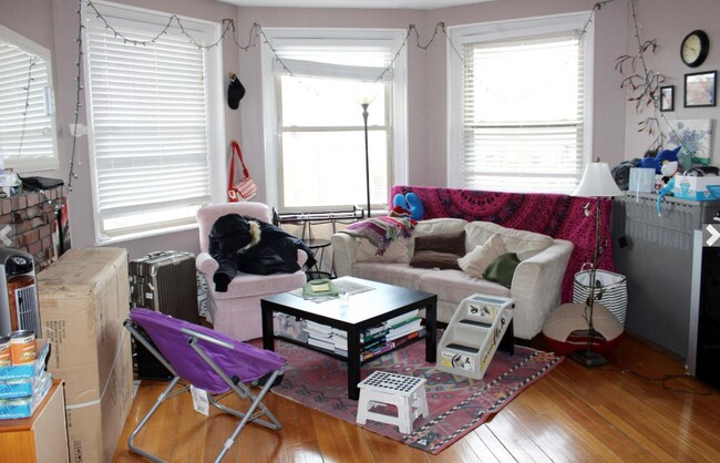 Foto del edificio - 877 Beacon St