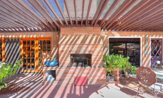 Foto del edificio - 915 E McMurray Blvd