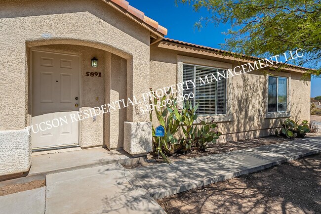 Foto del edificio - 5891 E Farmridge Dr