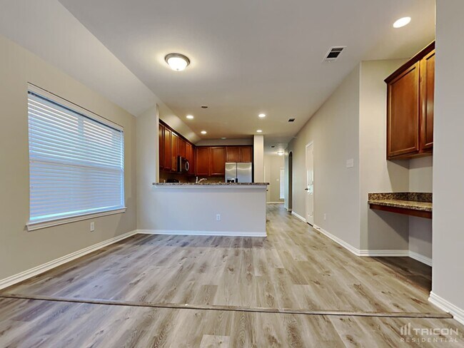 Building Photo - 2413 Castle Creek Dr