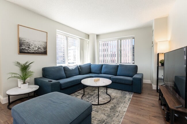 Building Photo - 8 - 10-10 Museum Way