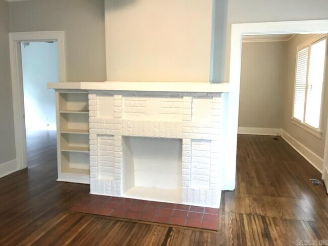 Building Photo - 1405 Kavanaugh Blvd