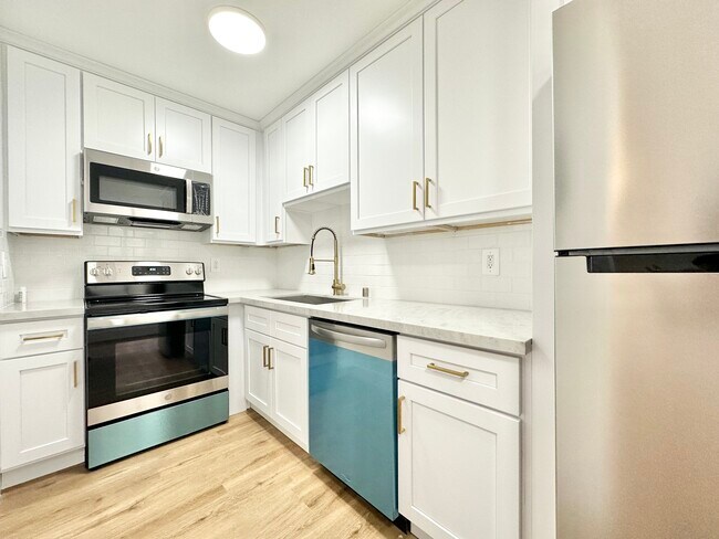 Foto del edificio - 5111 Harold Way