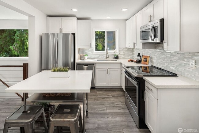 Building Photo - 3Bd/1.75Ba Seattle House