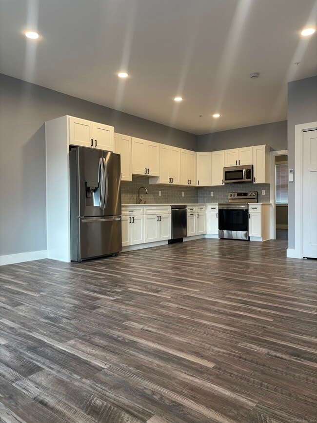 Foto del edificio - 303 Norwich-New London Turnpike