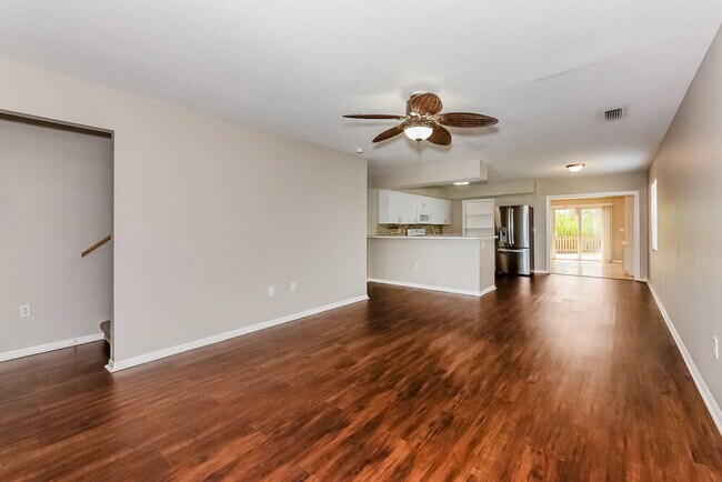 Foto del edificio - 5573 Colony Lake Ln