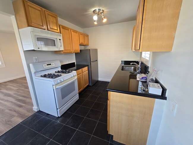 Building Photo - 17329 Denker Ave