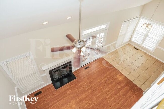 Foto del edificio - 5212 Autumn Woods Dr