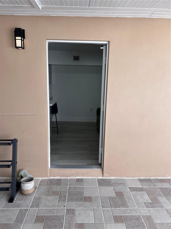 Foto del edificio - 934 SW 75th Ave