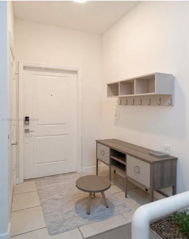 Building Photo - 1141 SW 6th Ct