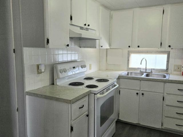 Building Photo - 311 50th Avenue Plaza W