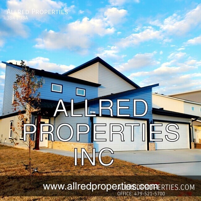 Building Photo - 1608 SW Casuarina Dr