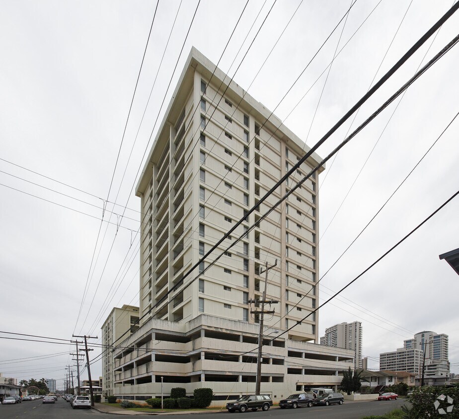 H&M Apartments Honolulu, HI