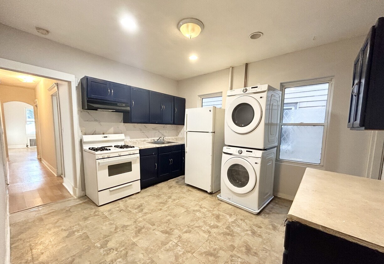 Foto principal - 18 Eastman St