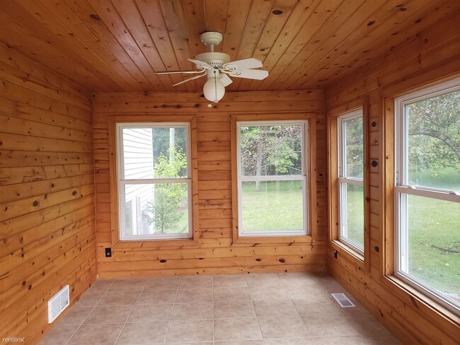 Building Photo - 5 br, 2 bath House - 3953 E M 55