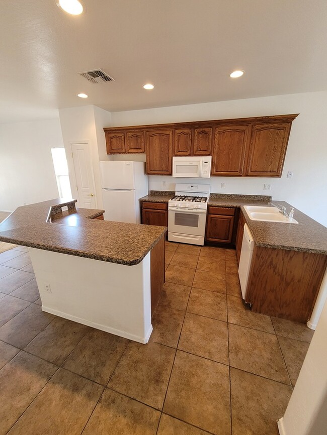 Building Photo - Beautiful 3/2 for Rent in Avondale-MM