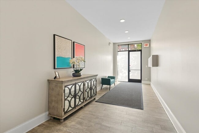 Building Photo - 4802 N Bell Ave