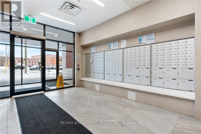 Photo du bâtiment - 1 Wellington St