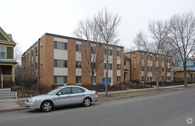 Building Photo - City Flats