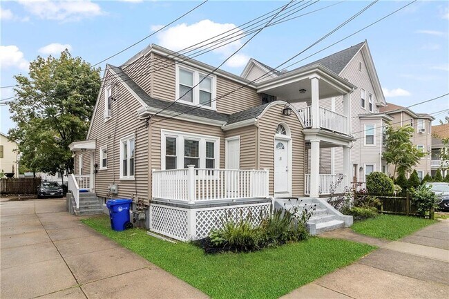 Building Photo - 31 Pembroke Ave