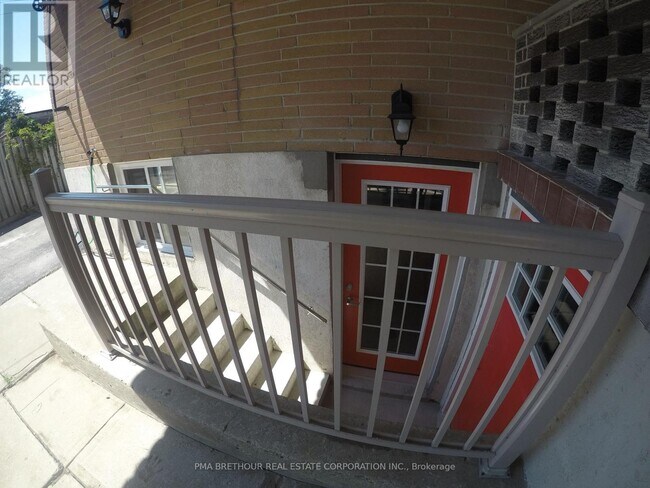 Photo du bâtiment - 67 Cartwright Ave