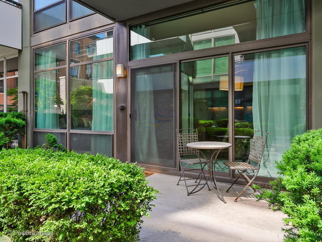 Building Photo - 660 W Wayman St