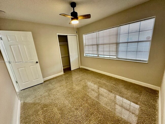 Foto del edificio - 432 NE 22nd Ave