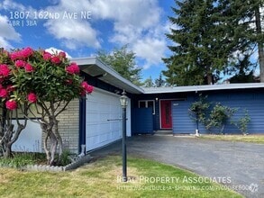 Building Photo - 1807 162nd Ave NE