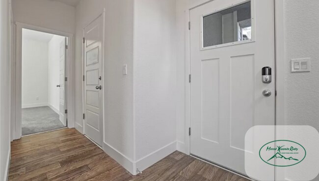 Foto del edificio - CORNER LOT - Beautiful 5-Bedroom Home for Rent in North Merced!