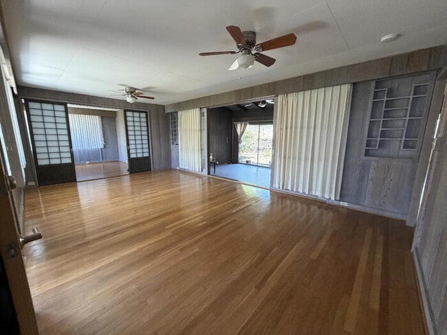 Building Photo - To register for the showing time below, note the 4 digit code: 6017 and click "APPLY NOW."(mobile...