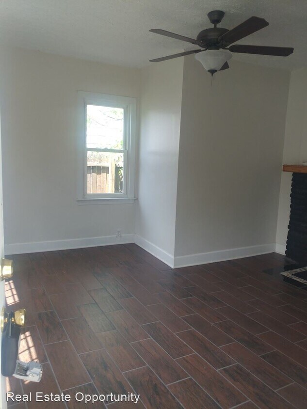 Primary Photo - 2 br, 1 bath House - 664 Whitethorne Ave