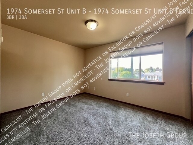 Foto del edificio - 1974 Somerset St
