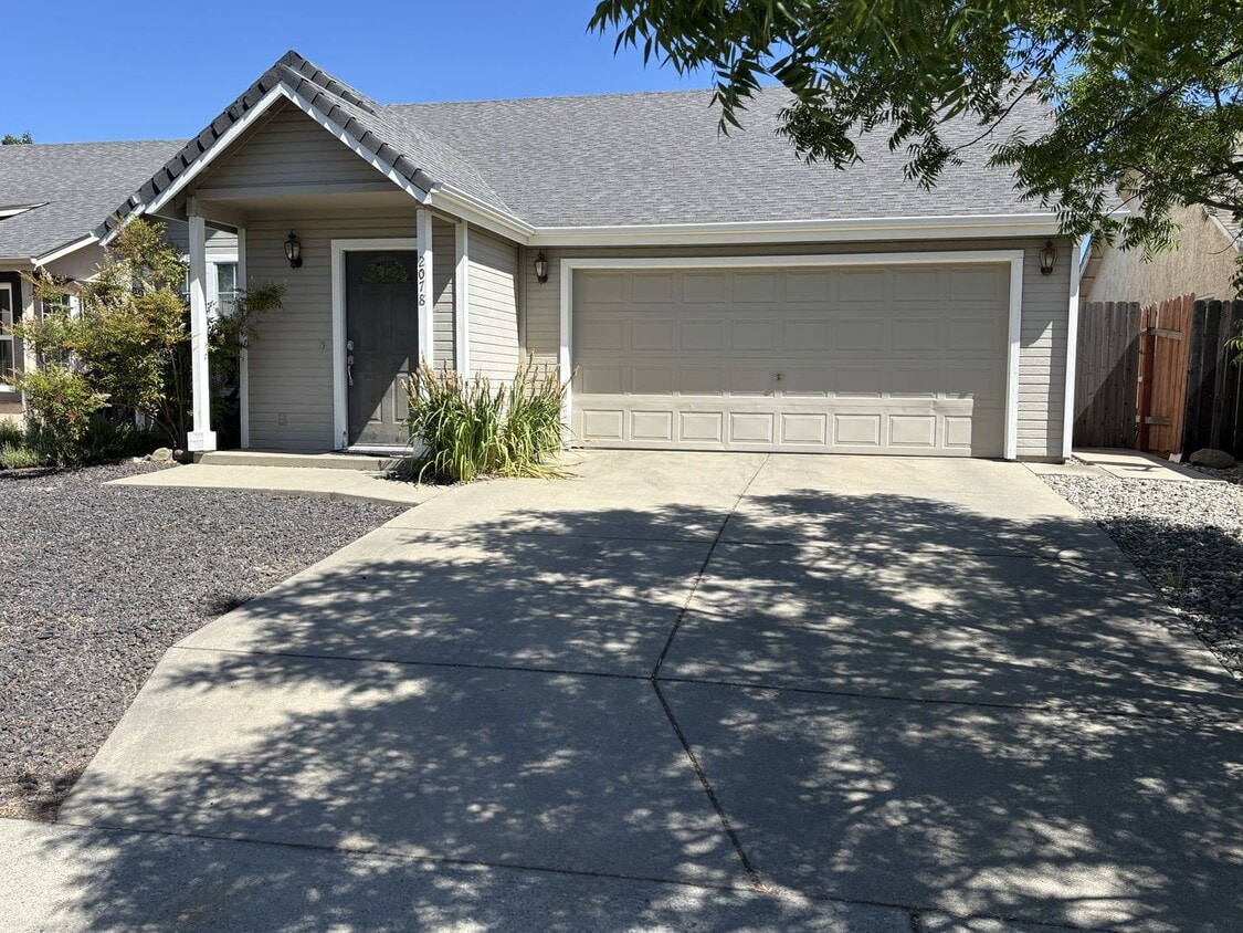 Primary Photo - 2078 Mansfield Ct